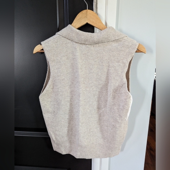 Dynamite Sleeveless knit top - Picture 2 of 5
